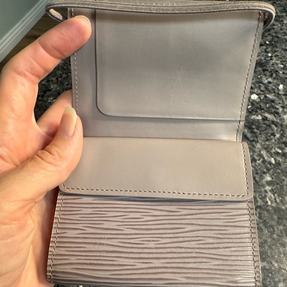 RARE Louis Vuitton Epi Lavender Color Wallet - Picture 3 of 9